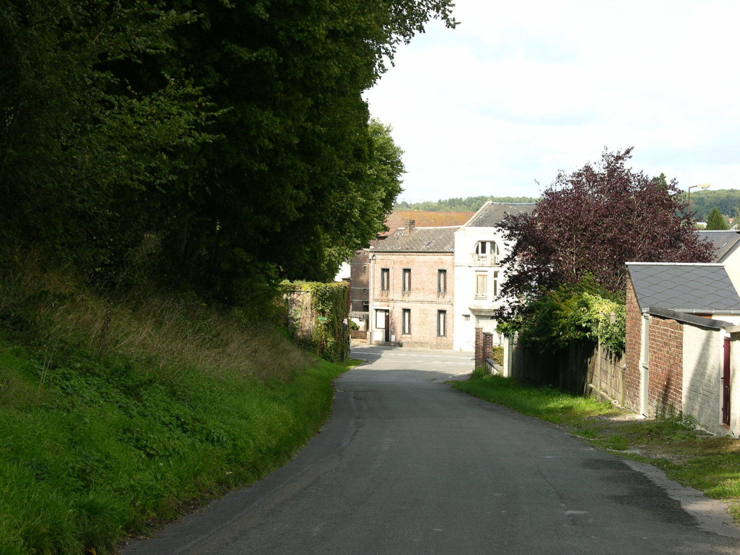 Chemin de Ronde leading down from Guise Chateau (rear)